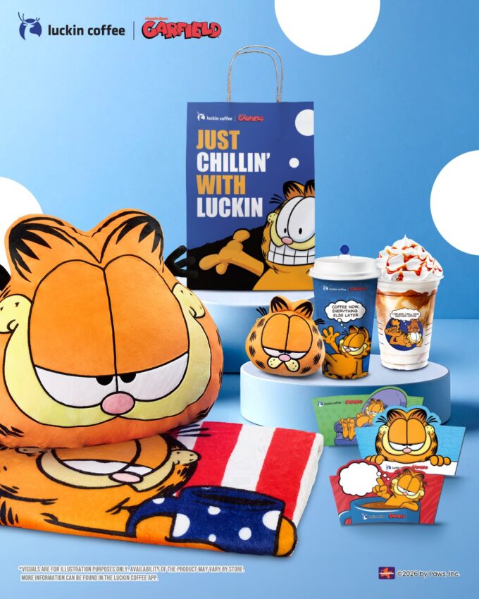 Luckin Coffee Garfield collaboration merchandise including pillow blanket, plush pouch, cups and sleeves