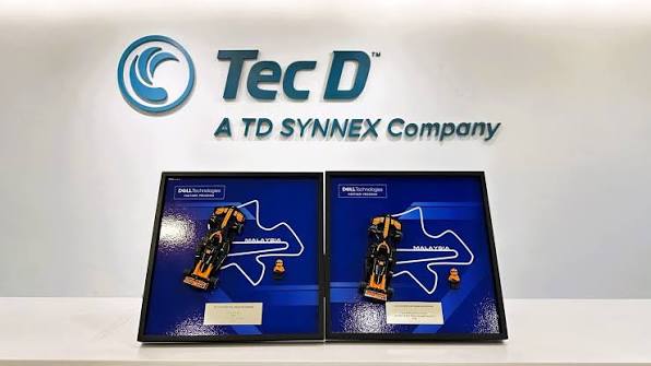 Tec D, a TD SYNNEX company, signage in Malaysia with Dell Technologies award frames